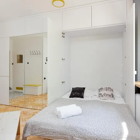 Starlight In By Renters * Varšava